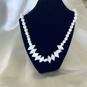 Elegant Mother of Pearl Choker Necklace NWT